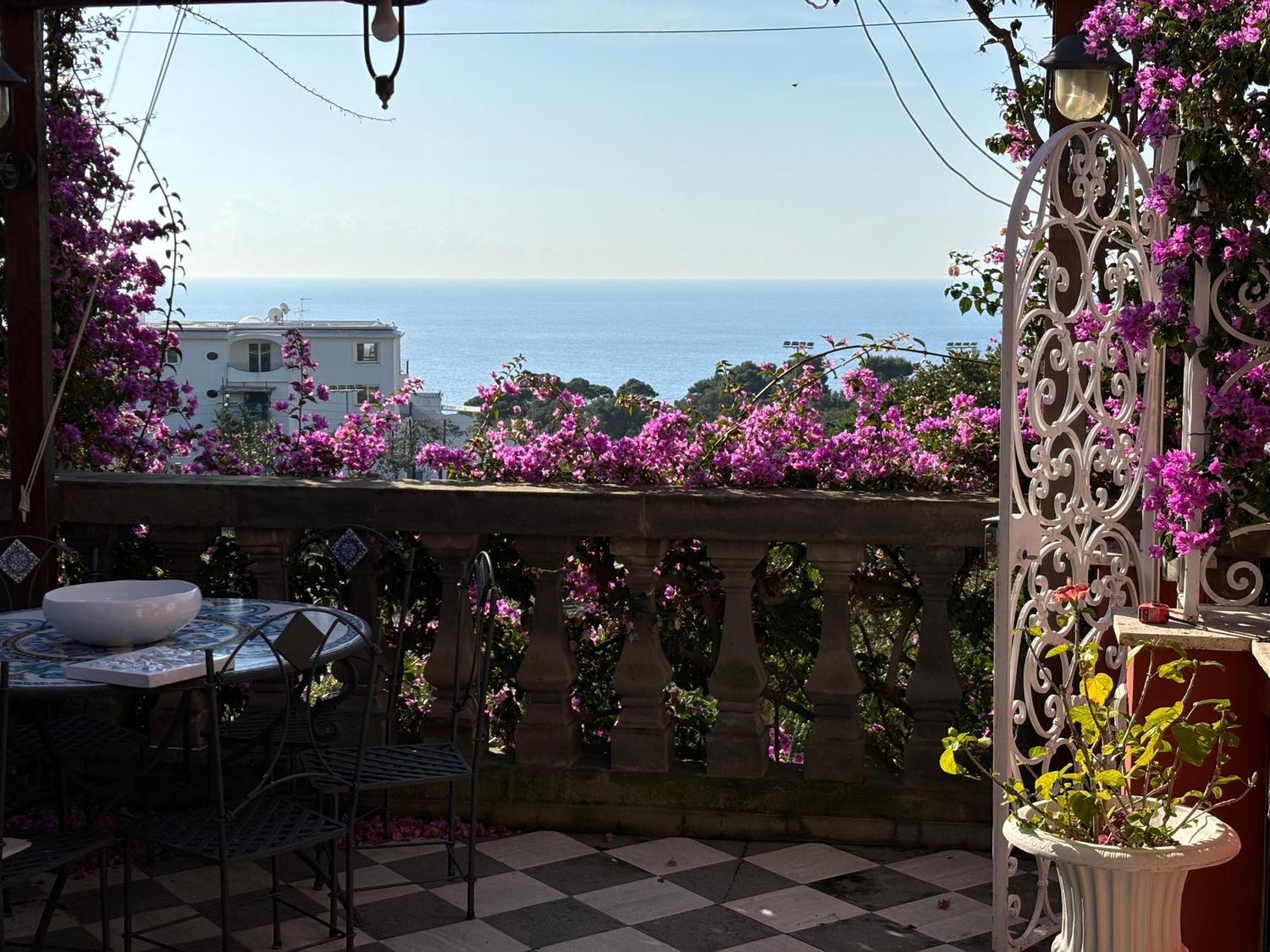 Luxury House In Villa Pompeiana Via Camerelle Con Terrazza Vista Mare Capri Exterior photo